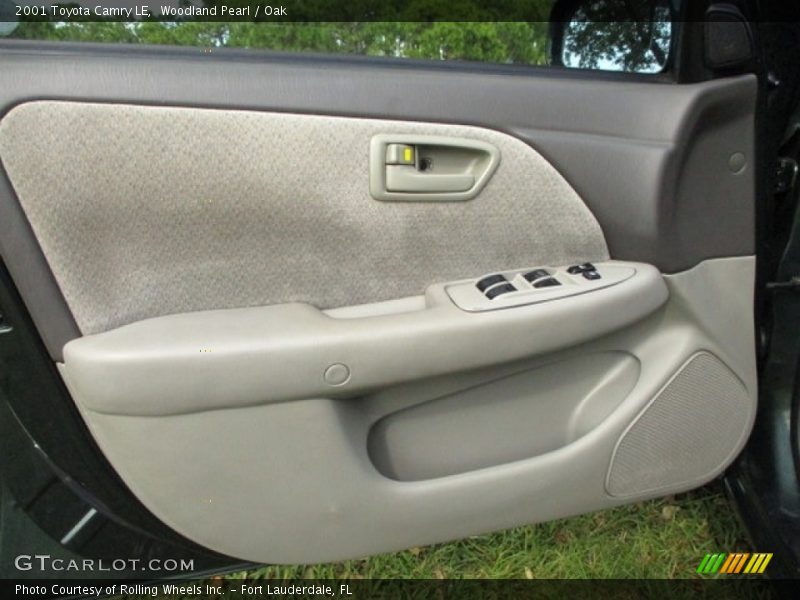 Woodland Pearl / Oak 2001 Toyota Camry LE