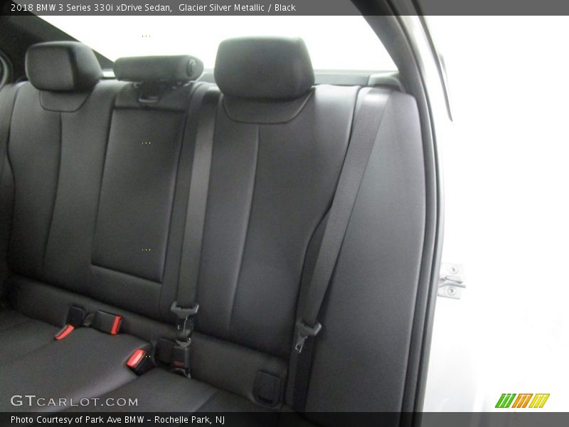 Glacier Silver Metallic / Black 2018 BMW 3 Series 330i xDrive Sedan