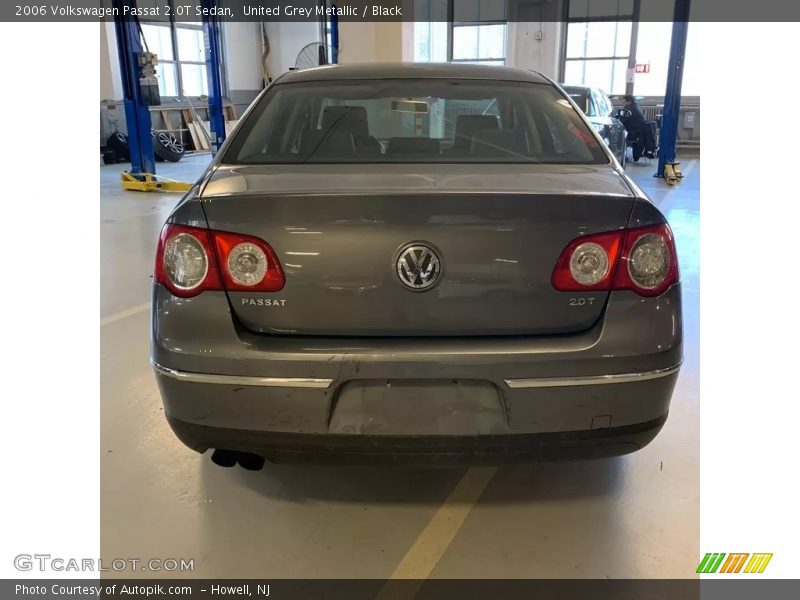 United Grey Metallic / Black 2006 Volkswagen Passat 2.0T Sedan