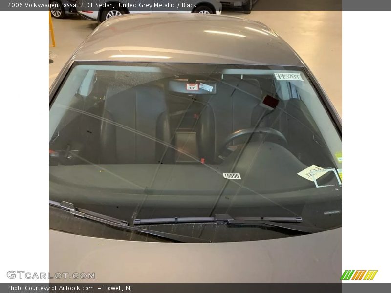 United Grey Metallic / Black 2006 Volkswagen Passat 2.0T Sedan