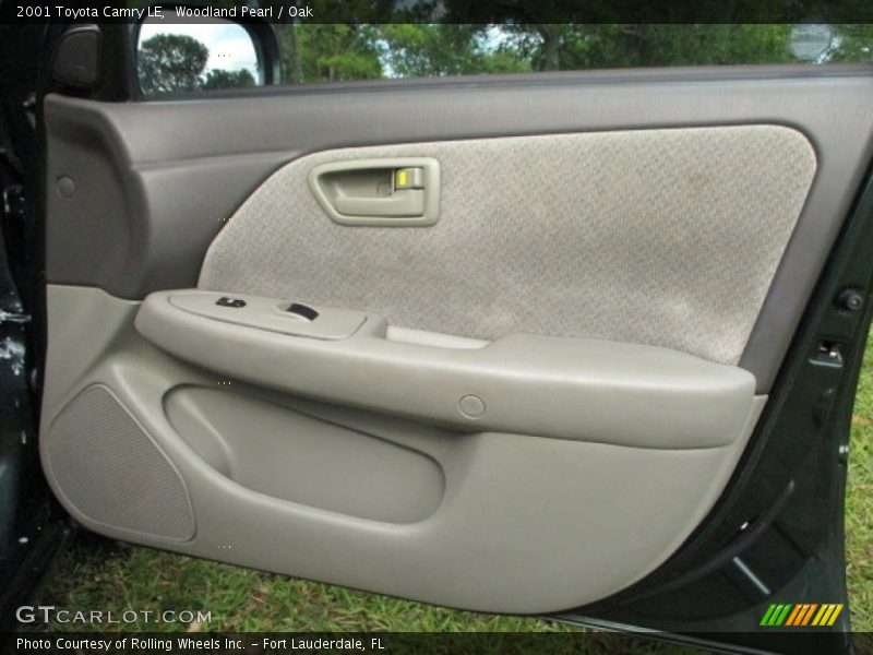 Woodland Pearl / Oak 2001 Toyota Camry LE