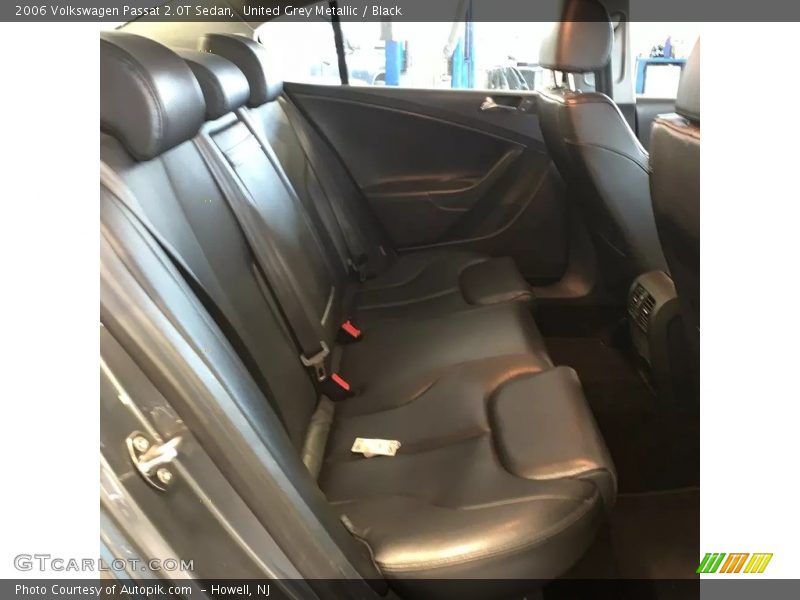 United Grey Metallic / Black 2006 Volkswagen Passat 2.0T Sedan