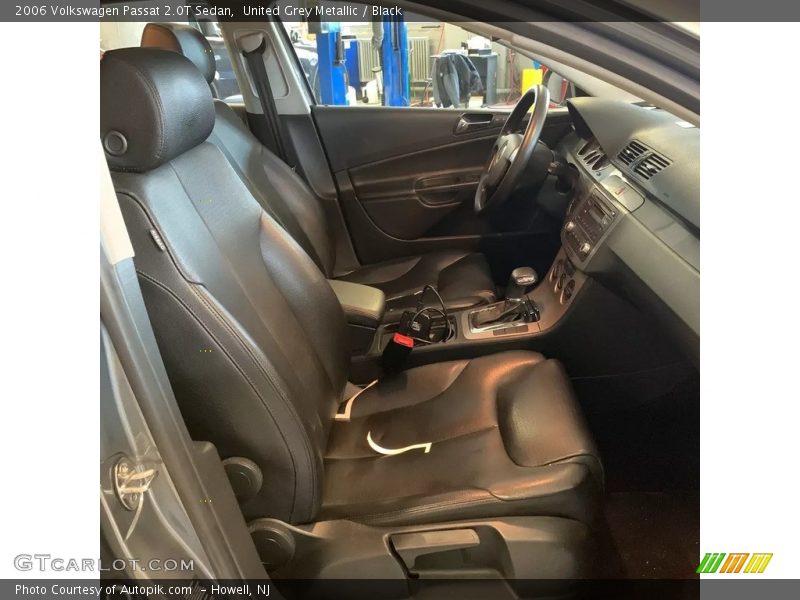 United Grey Metallic / Black 2006 Volkswagen Passat 2.0T Sedan