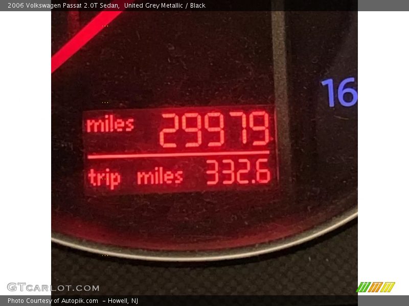 United Grey Metallic / Black 2006 Volkswagen Passat 2.0T Sedan