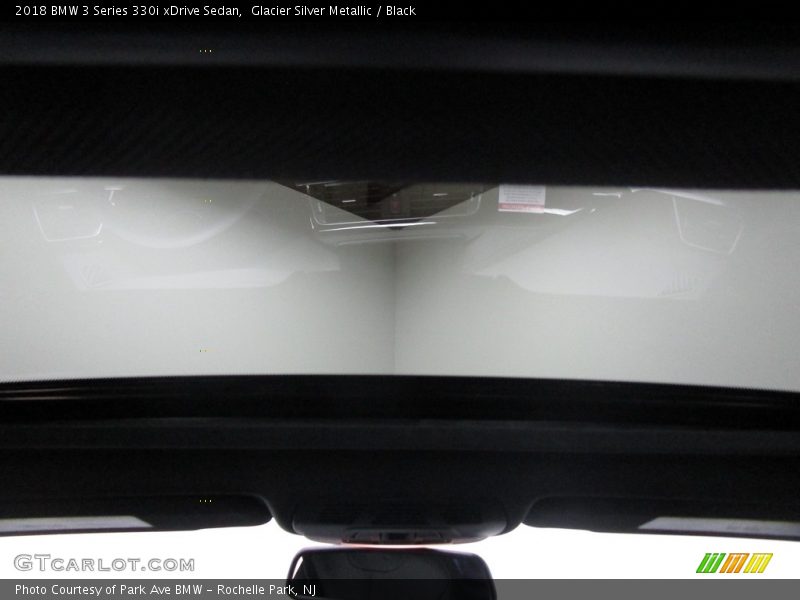 Glacier Silver Metallic / Black 2018 BMW 3 Series 330i xDrive Sedan