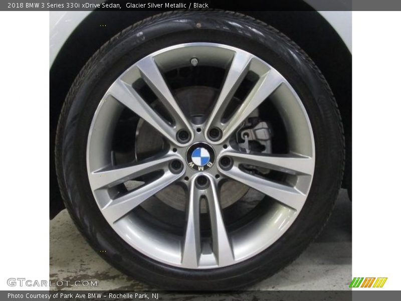 Glacier Silver Metallic / Black 2018 BMW 3 Series 330i xDrive Sedan