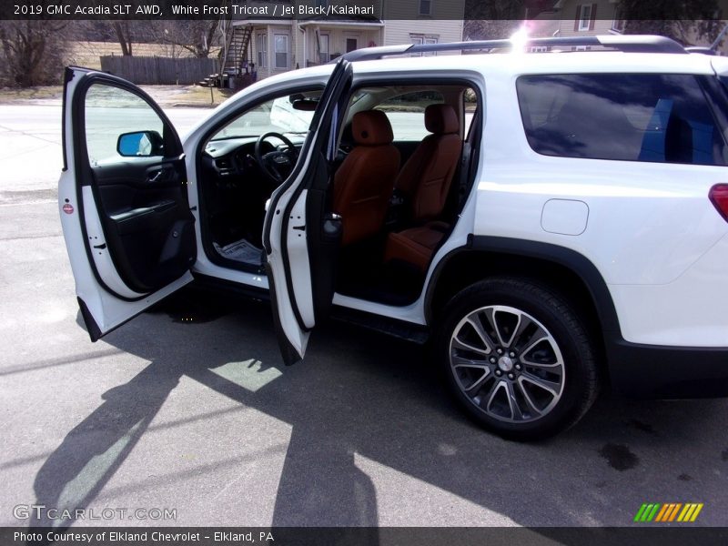 White Frost Tricoat / Jet Black/Kalahari 2019 GMC Acadia SLT AWD
