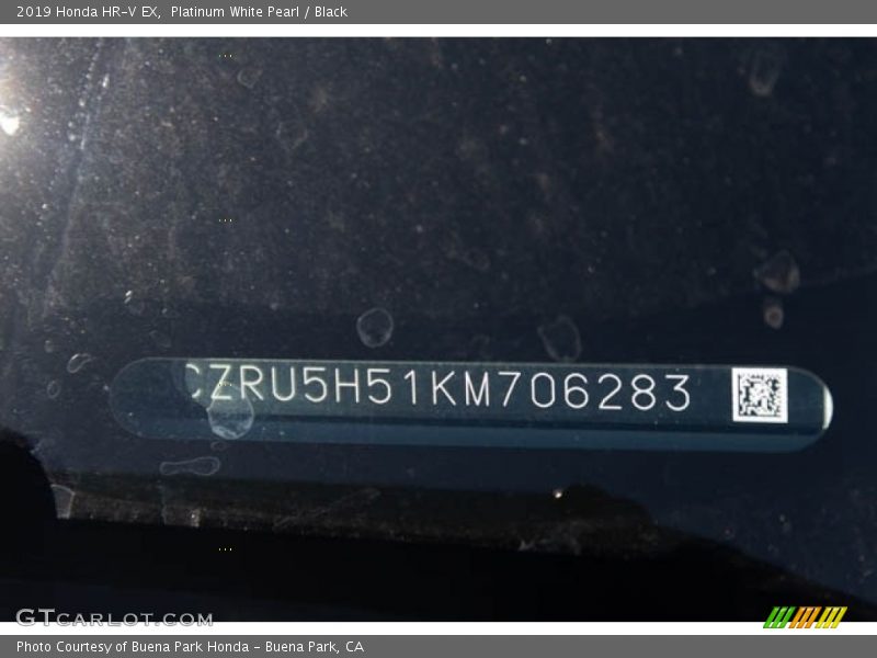 Platinum White Pearl / Black 2019 Honda HR-V EX