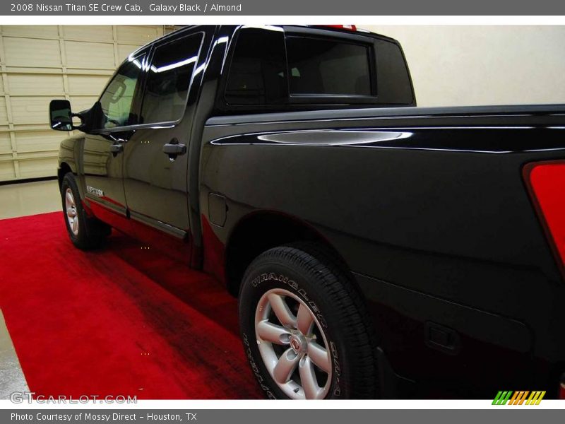 Galaxy Black / Almond 2008 Nissan Titan SE Crew Cab