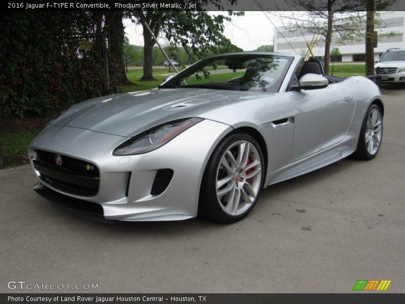 Front 3/4 View of 2016 F-TYPE R Convertible