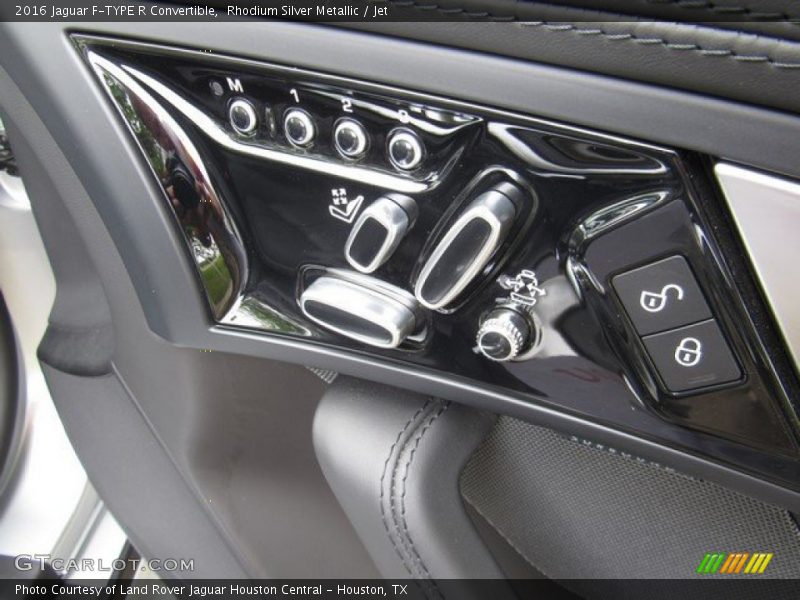 Controls of 2016 F-TYPE R Convertible