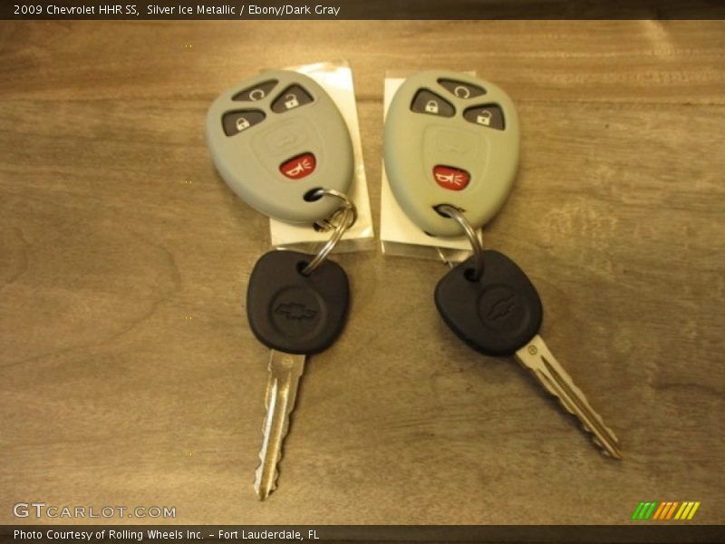 Silver Ice Metallic / Ebony/Dark Gray 2009 Chevrolet HHR SS