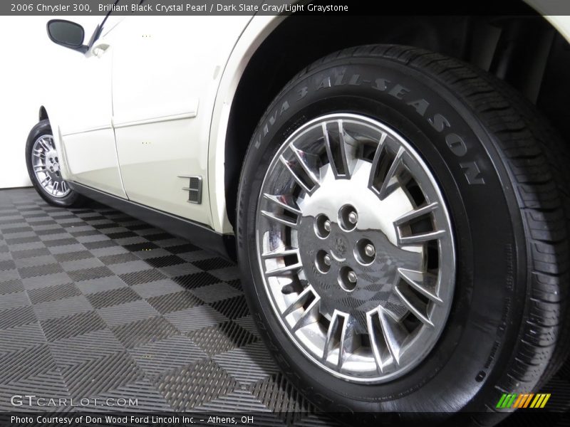 Brilliant Black Crystal Pearl / Dark Slate Gray/Light Graystone 2006 Chrysler 300