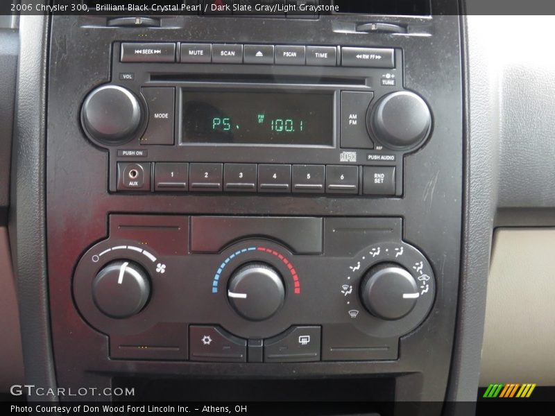 Brilliant Black Crystal Pearl / Dark Slate Gray/Light Graystone 2006 Chrysler 300