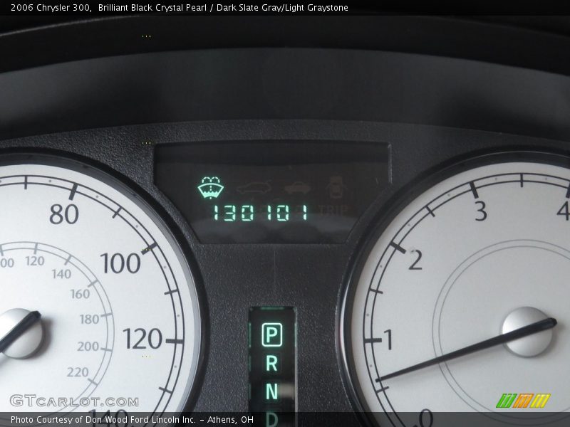 Brilliant Black Crystal Pearl / Dark Slate Gray/Light Graystone 2006 Chrysler 300