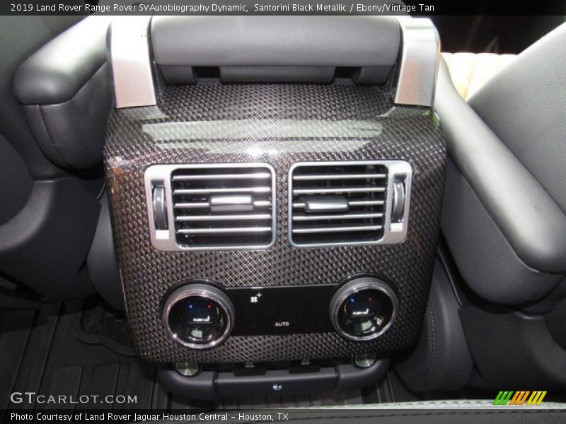 Controls of 2019 Range Rover SVAutobiography Dynamic