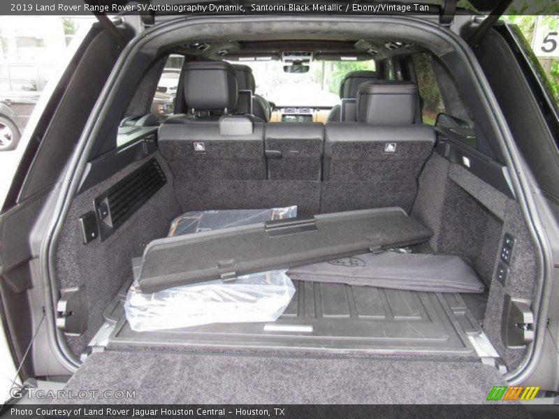  2019 Range Rover SVAutobiography Dynamic Trunk