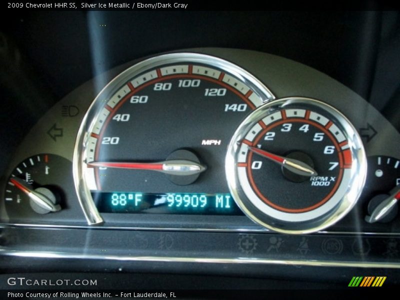 Silver Ice Metallic / Ebony/Dark Gray 2009 Chevrolet HHR SS