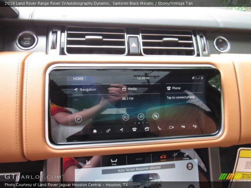 Controls of 2019 Range Rover SVAutobiography Dynamic