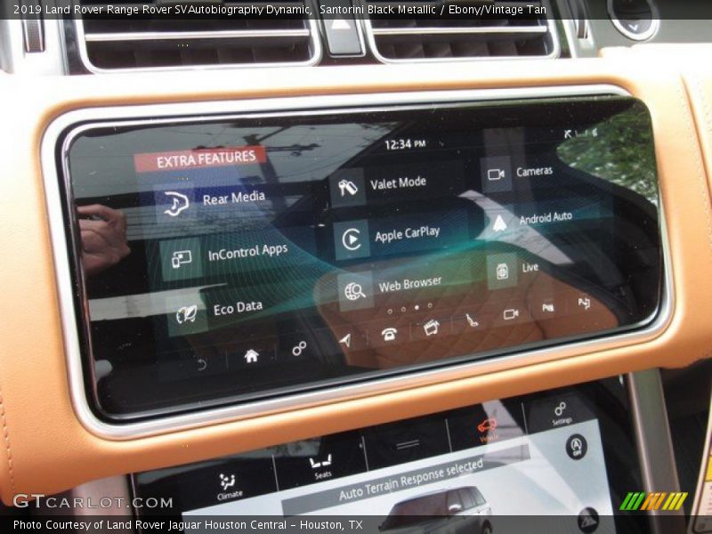 Controls of 2019 Range Rover SVAutobiography Dynamic
