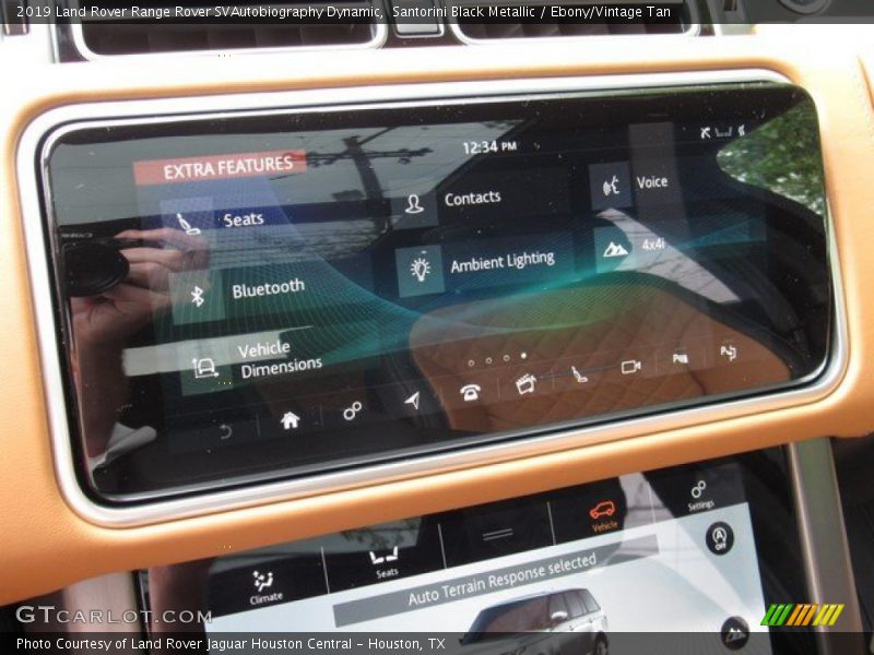Controls of 2019 Range Rover SVAutobiography Dynamic