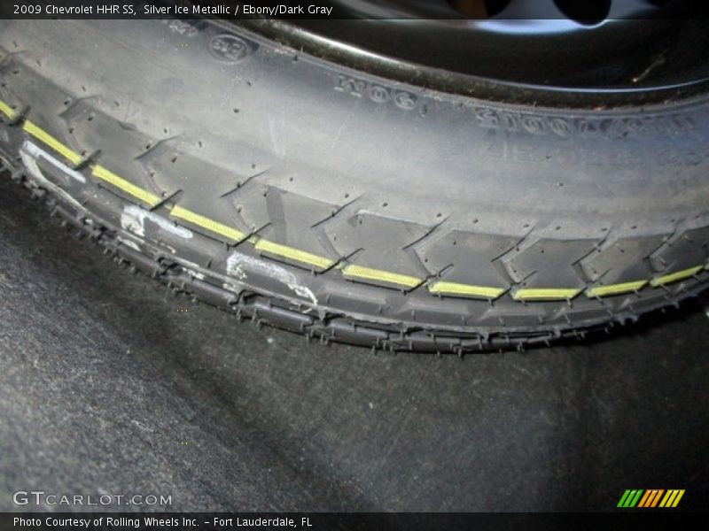 Silver Ice Metallic / Ebony/Dark Gray 2009 Chevrolet HHR SS