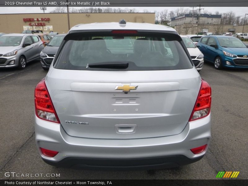 Silver Ice Metallic / Jet Black 2019 Chevrolet Trax LS AWD