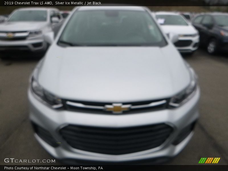 Silver Ice Metallic / Jet Black 2019 Chevrolet Trax LS AWD