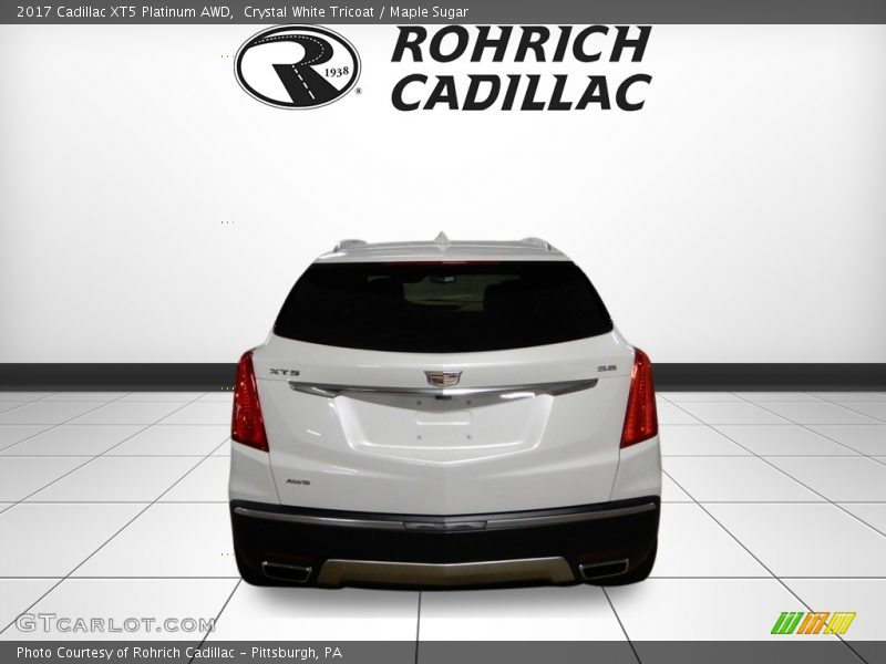 Crystal White Tricoat / Maple Sugar 2017 Cadillac XT5 Platinum AWD