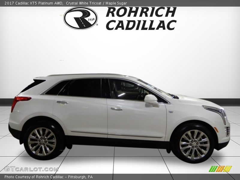 Crystal White Tricoat / Maple Sugar 2017 Cadillac XT5 Platinum AWD