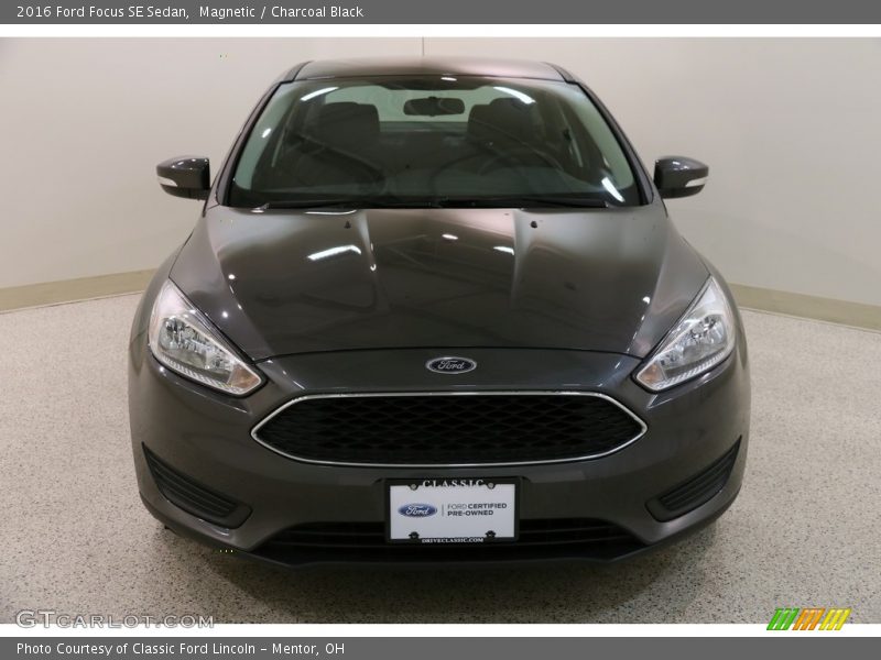 Magnetic / Charcoal Black 2016 Ford Focus SE Sedan