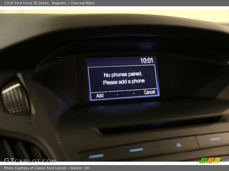 Magnetic / Charcoal Black 2016 Ford Focus SE Sedan