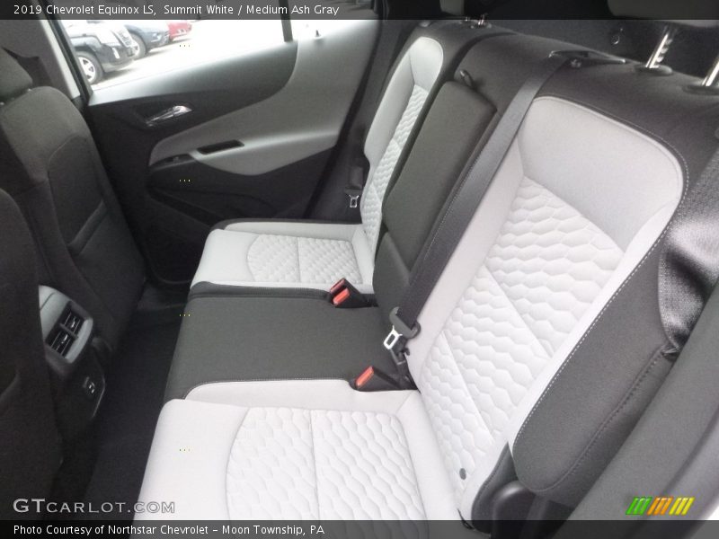 Summit White / Medium Ash Gray 2019 Chevrolet Equinox LS