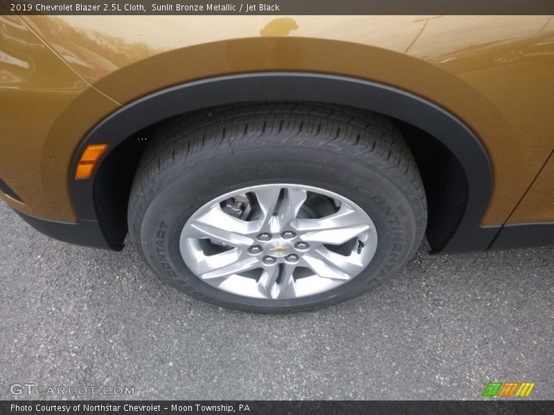 Sunlit Bronze Metallic / Jet Black 2019 Chevrolet Blazer 2.5L Cloth