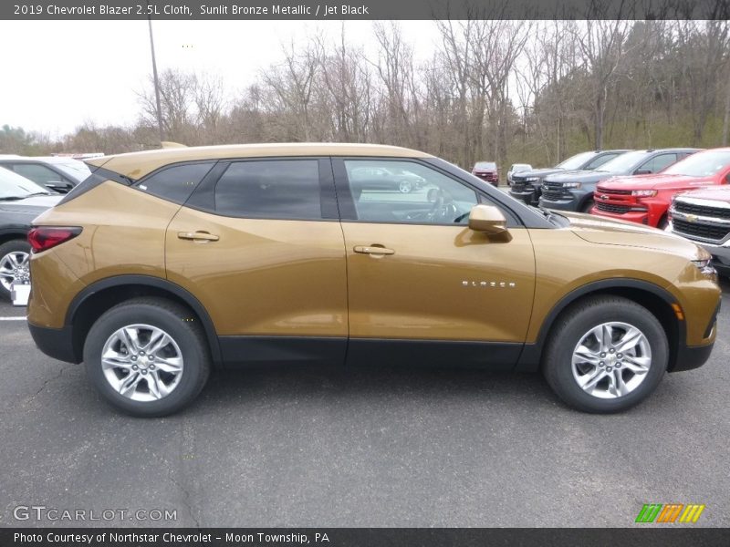 Sunlit Bronze Metallic / Jet Black 2019 Chevrolet Blazer 2.5L Cloth