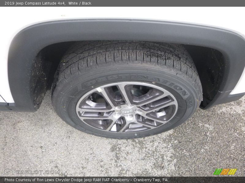 White / Black 2019 Jeep Compass Latitude 4x4
