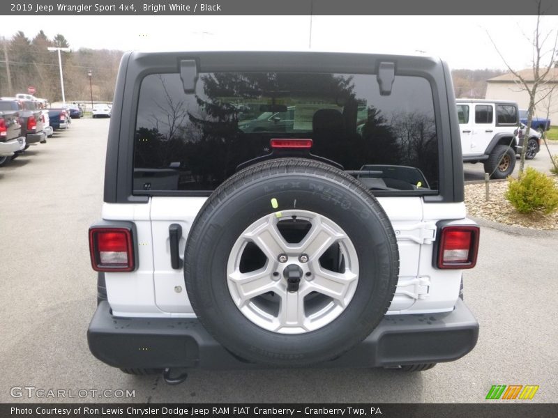 Bright White / Black 2019 Jeep Wrangler Sport 4x4