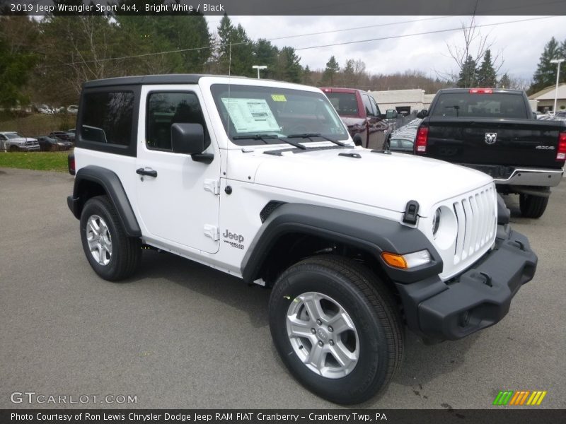 Bright White / Black 2019 Jeep Wrangler Sport 4x4