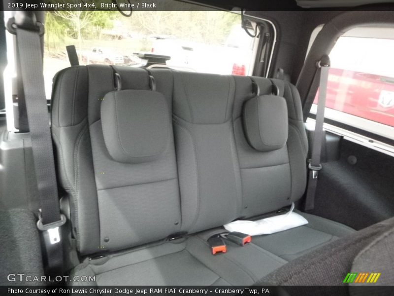 Bright White / Black 2019 Jeep Wrangler Sport 4x4
