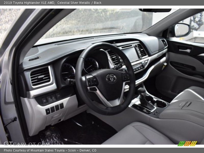 Celestial Silver Metallic / Black 2019 Toyota Highlander XLE AWD