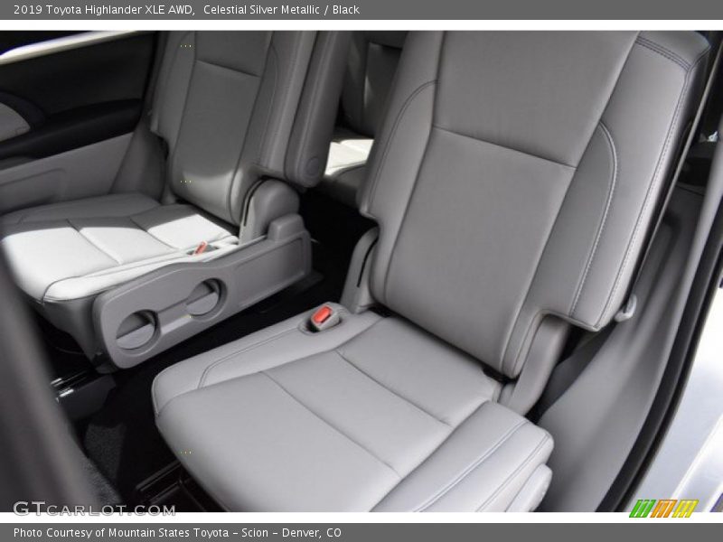 Celestial Silver Metallic / Black 2019 Toyota Highlander XLE AWD
