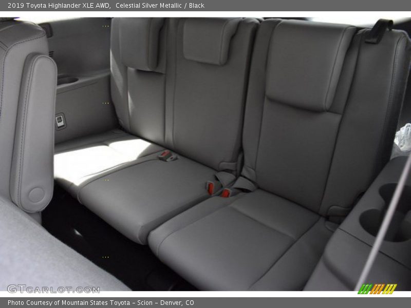Celestial Silver Metallic / Black 2019 Toyota Highlander XLE AWD