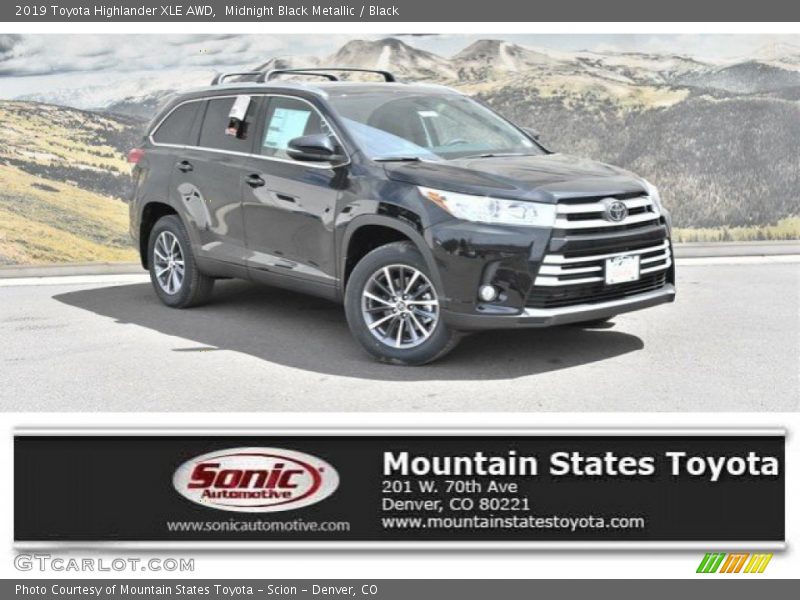 Midnight Black Metallic / Black 2019 Toyota Highlander XLE AWD