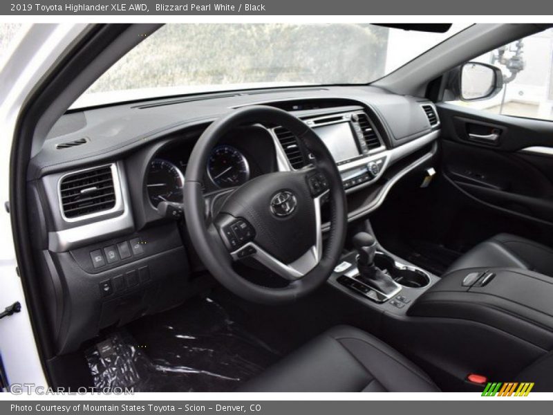 Blizzard Pearl White / Black 2019 Toyota Highlander XLE AWD