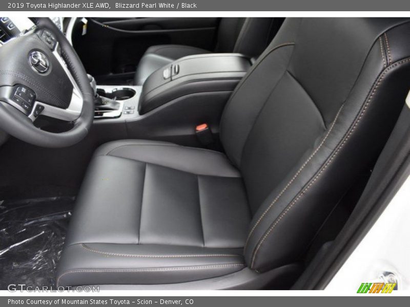 Blizzard Pearl White / Black 2019 Toyota Highlander XLE AWD