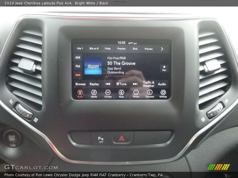 Bright White / Black 2019 Jeep Cherokee Latitude Plus 4x4