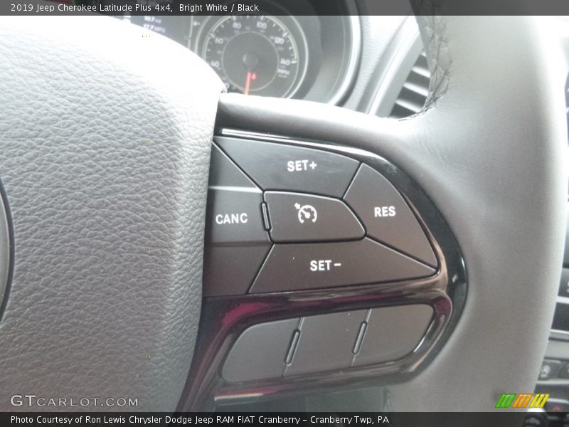 Bright White / Black 2019 Jeep Cherokee Latitude Plus 4x4