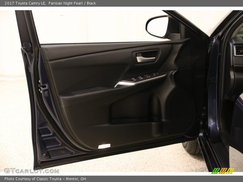 Parisian Night Pearl / Black 2017 Toyota Camry LE
