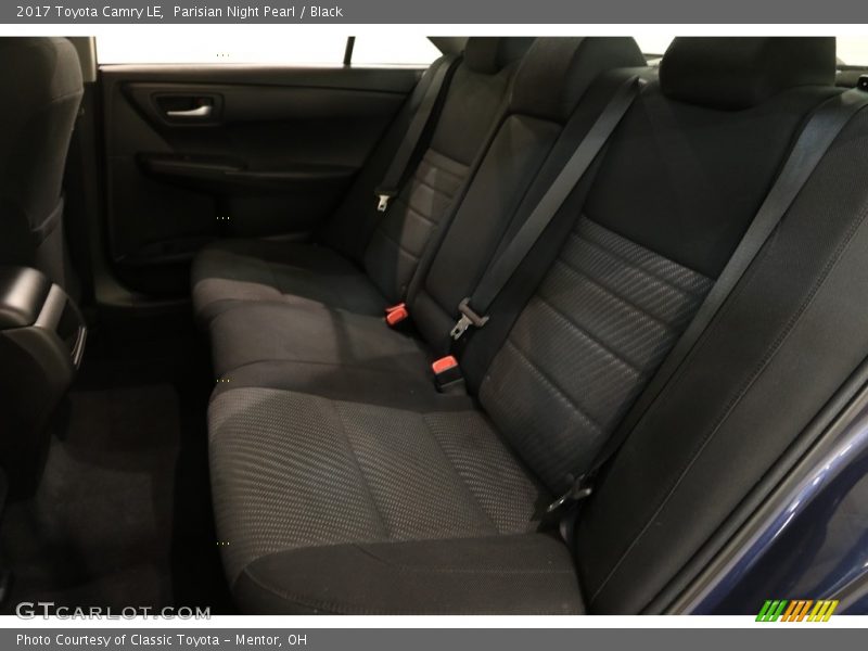 Parisian Night Pearl / Black 2017 Toyota Camry LE