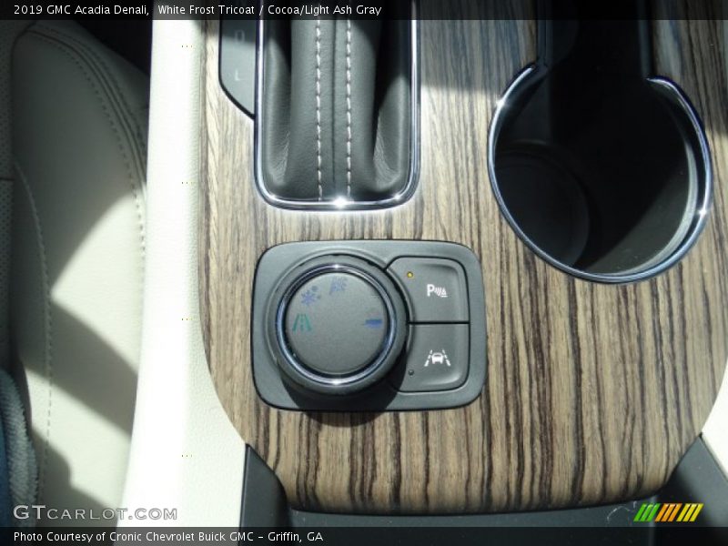 White Frost Tricoat / Cocoa/Light Ash Gray 2019 GMC Acadia Denali